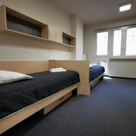 Dom Studencki Zaulek Hostel *