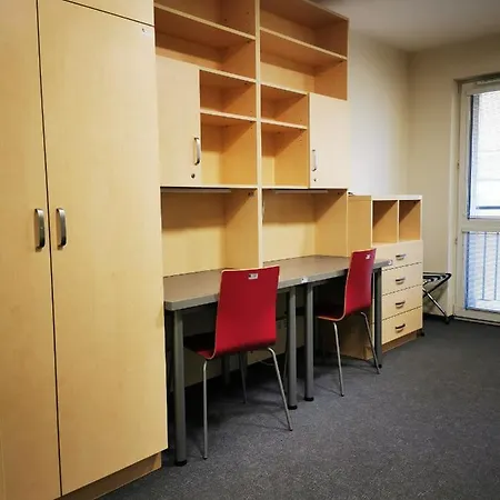 Dom Studencki Zaulek אכסניה *