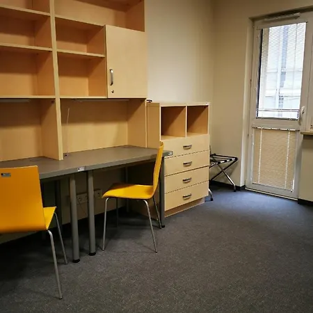 אכסניה Dom Studencki Zaulek *