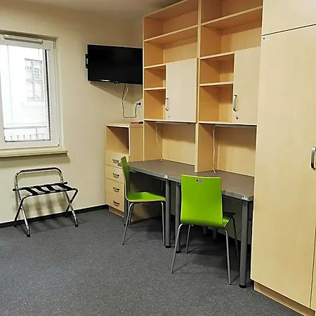 Dom Studencki Zaulek Hostel *